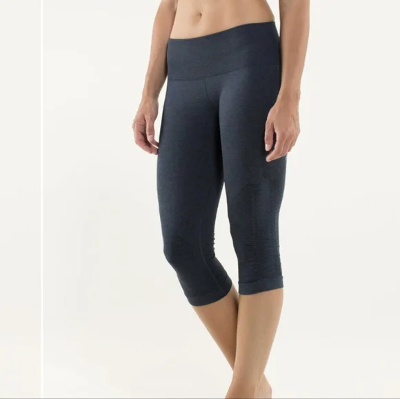 Lululemon In The Flow Crop II Heathered Inkwell - Picture 3 of 14